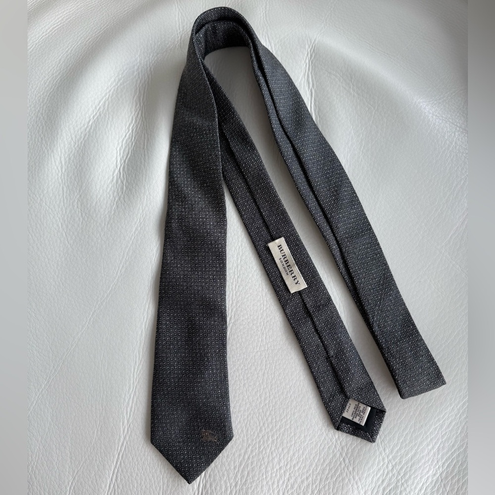 Burberry Silk Grey Patterned Tie